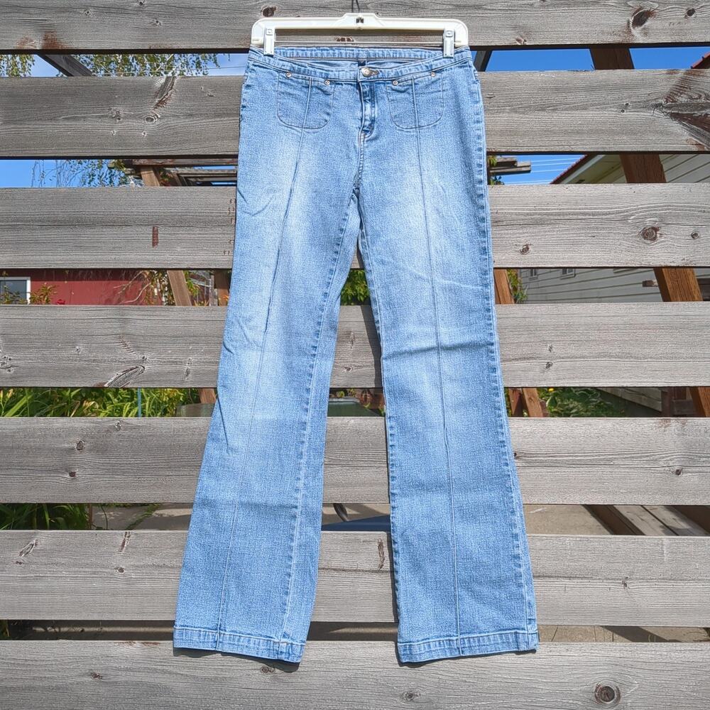 Vintage Y2K Low Rise Fit And Flair Med Wash Denim Size 7 By Friends Jeans Cotton